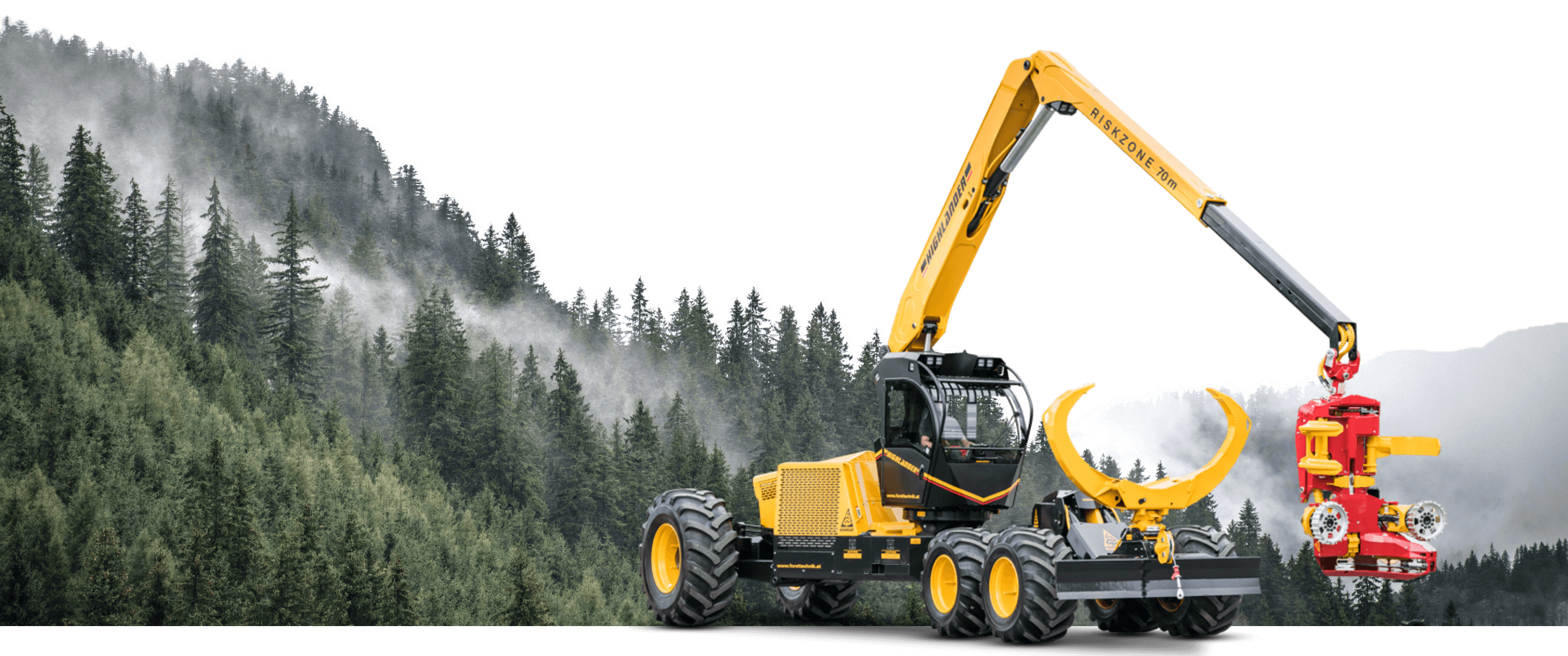 Bagger in einem Waldgebiet Ein gelber Bagger in einem Waldgebiet, der seinen langen Arm und das robuste Design zeigt.